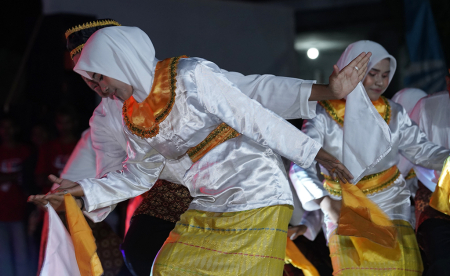 TARI DANA-DANA