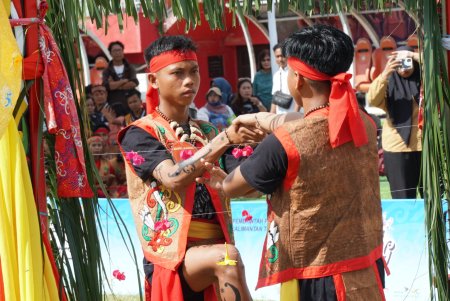 LOMBA LAWANG SAKEPENG