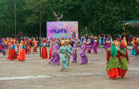 LOMBA TARI MELAYU KREASI MASSAL