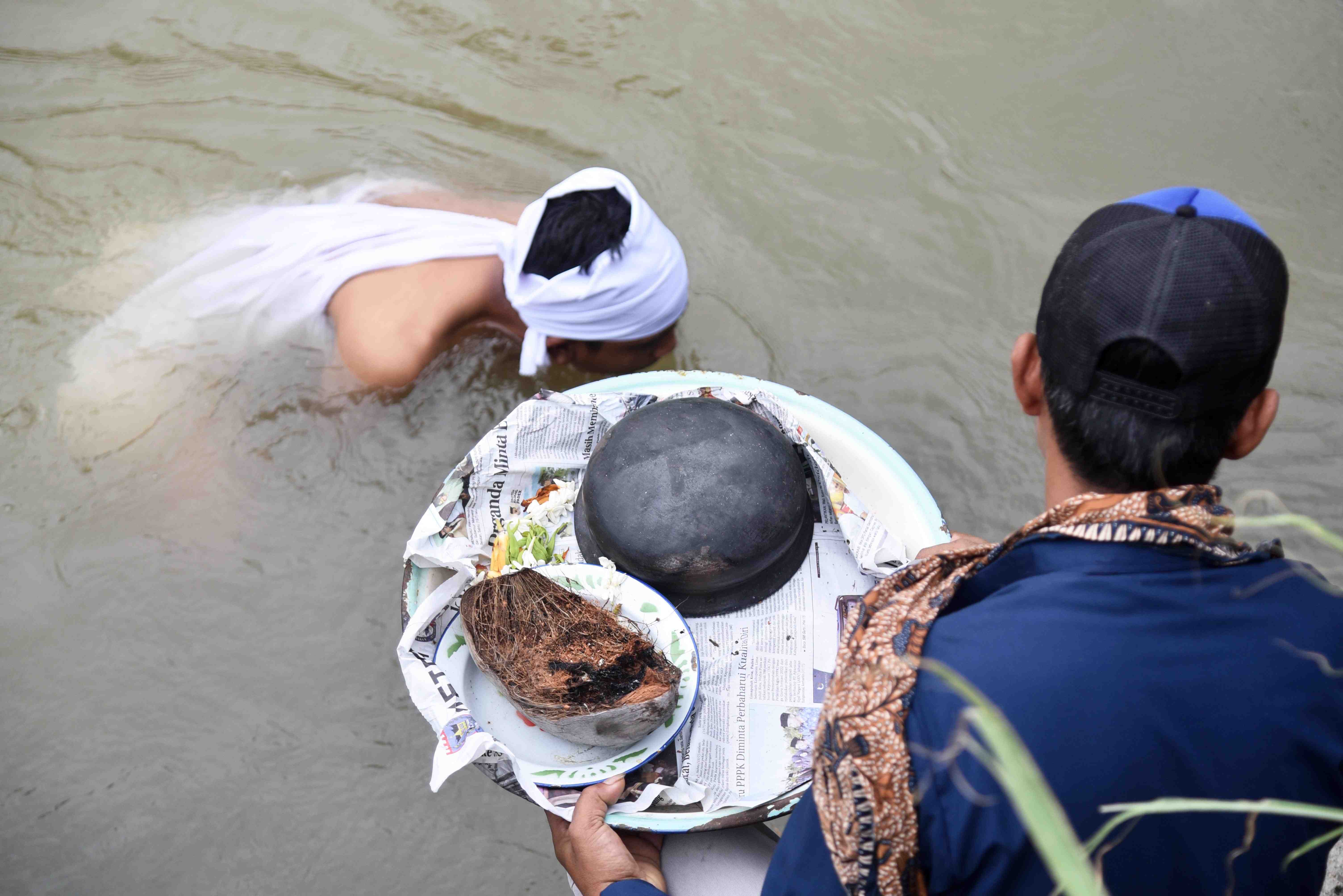 PROSESI MAAMBIAK TANAH TABUIK PIAMAN