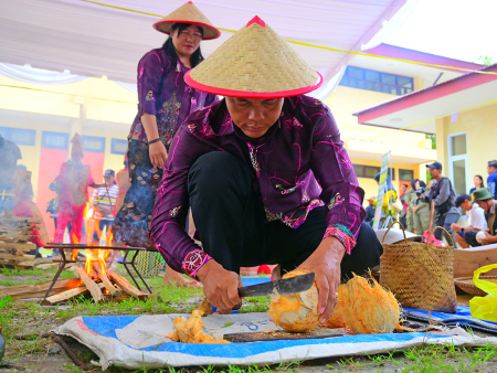 KUPAS KELAPA
