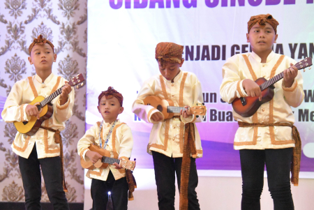 MAINKAN  UKULELE