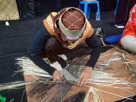 LOMBA MANJAWET UWEI
