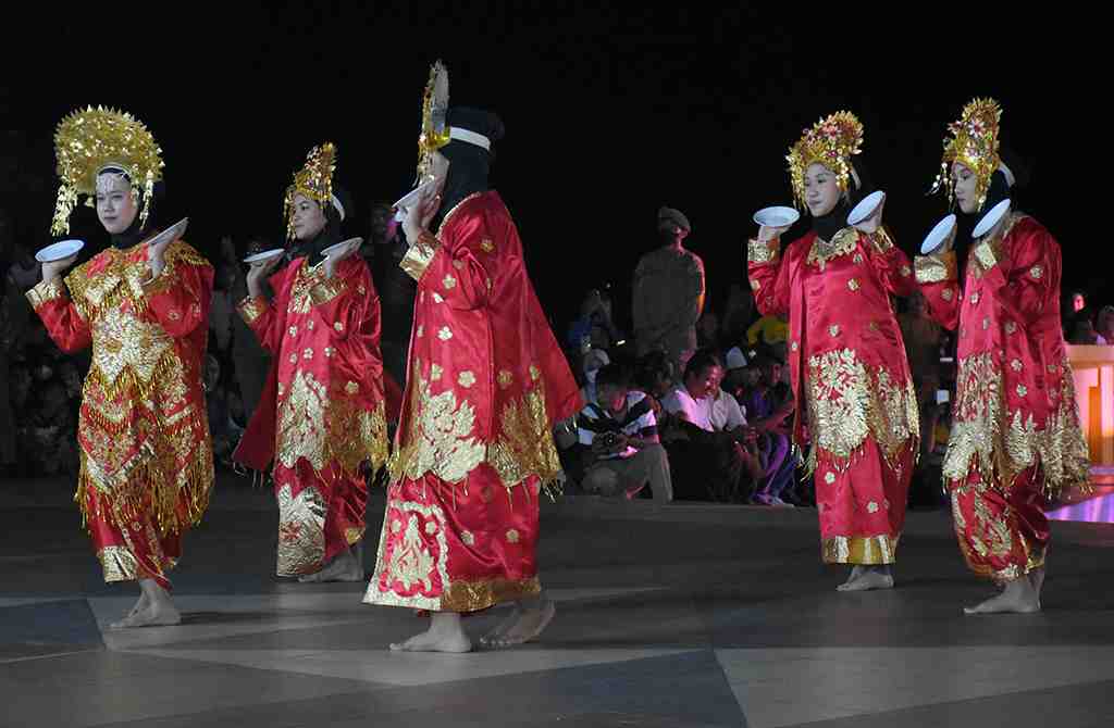 TARI PIRING