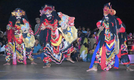 TARIAN JARANAN BUTO