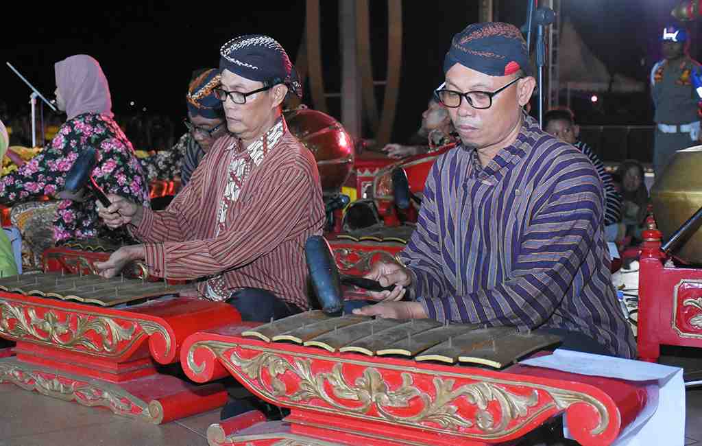 TABUH INSTRUMEN SARON GAMELAN JAWA