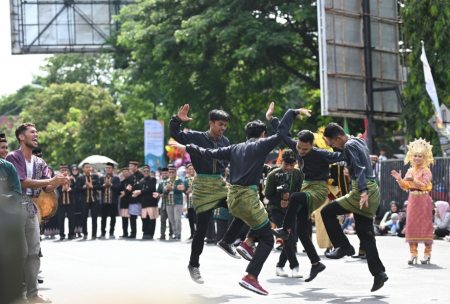 TARIAN MUDA MUDI SINGKIL