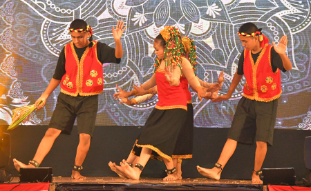 TARI RENTAK BULIAN