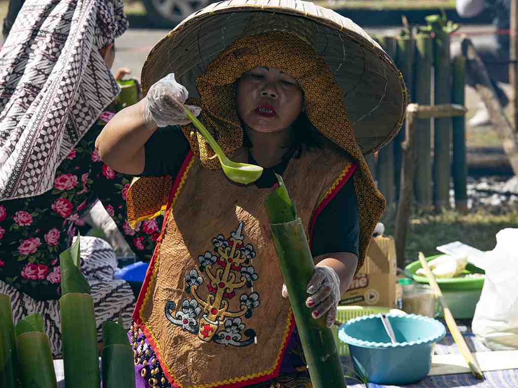 MEMASUKKAN SANTAN 