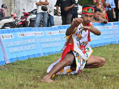 ATRAKSI SILAT LAWANG SAKEPENG
