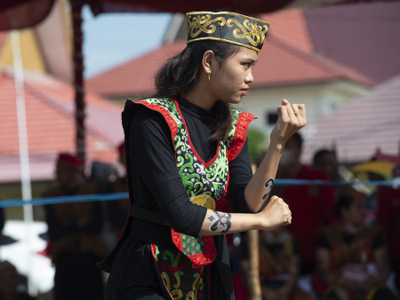 LOMBA LAWAN SAKEPENG