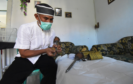ASAH BESI DABUS