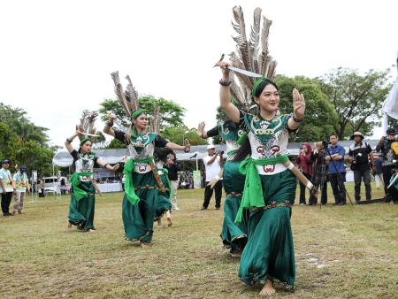 TARI MANDAU