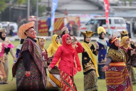 TARIAN DAN NYANYIAN LAGU DAERAH