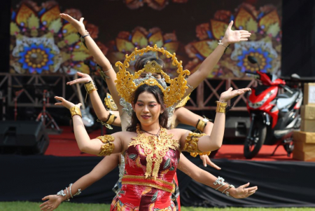TARIAN ETNIK NUSANTARA