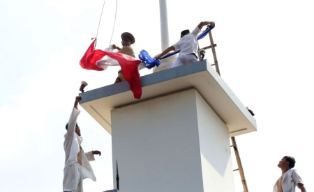 TEATRIKAL PEROBEKAN BENDERA