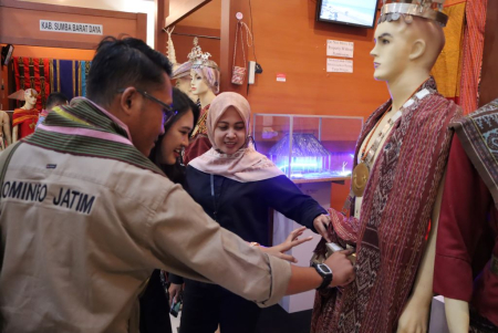KAIN TENUN IKAT MALAKA