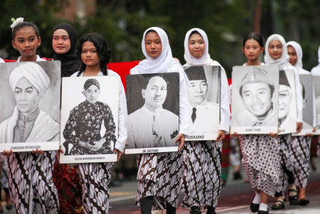 GELAR POSTER PAHLAWAN NASIONAL