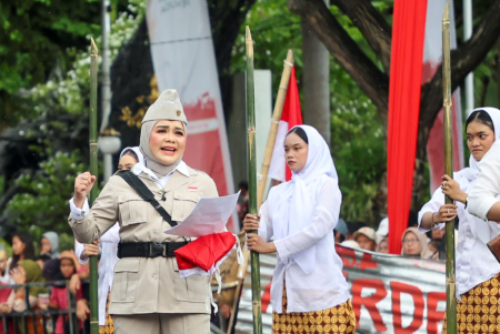 PUISI PERJUANGAN KAUM PEREMPUAN