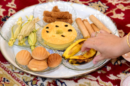 HIDANGAN ADAT
