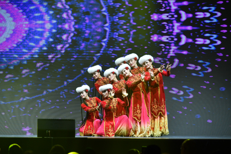 PENTAS SENI MUSLIM XINJIANG