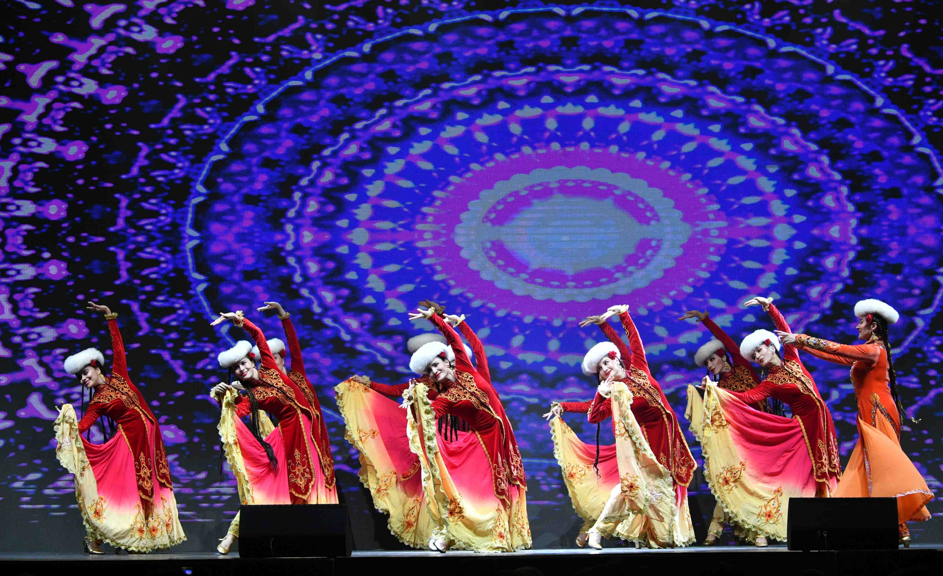 PENTAS SENI MUSLIM XINJIANG