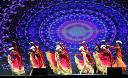 PENTAS SENI MUSLIM XINJIANG