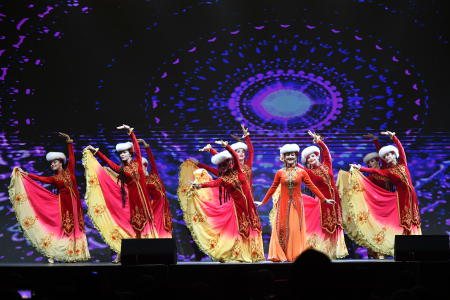 PENTAS SENI MUSLIM XINJIANG