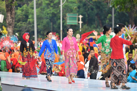 ISTANA BERKEBAYA MENYAMBUT HUT KE-78 RI  