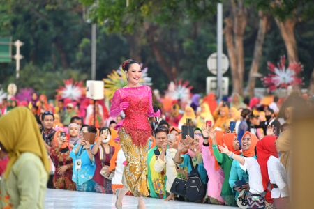 ISTANA BERKEBAYA MENYAMBUT HUT KE-78 RI  