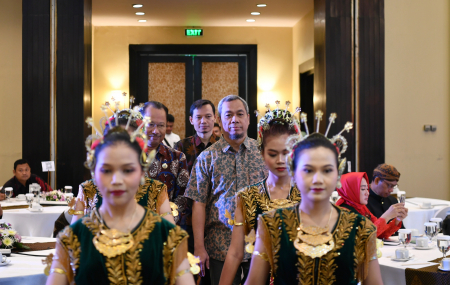 TARIAN SESANTI MANGAYU-HAYU