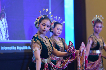TARIAN SESANTI MANGAYU-HAYU