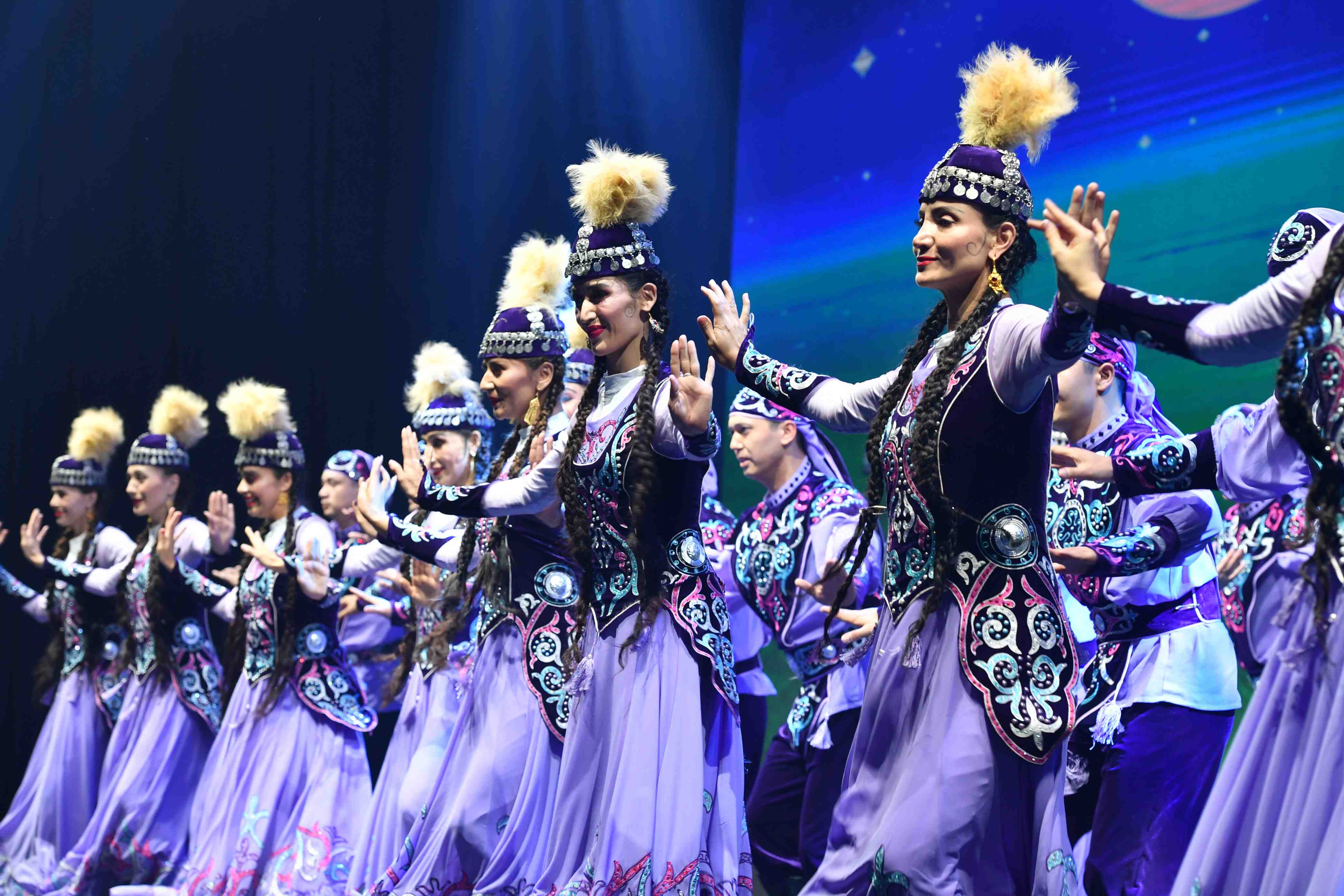 PENTAS SENI MUSLIM XINJIANG