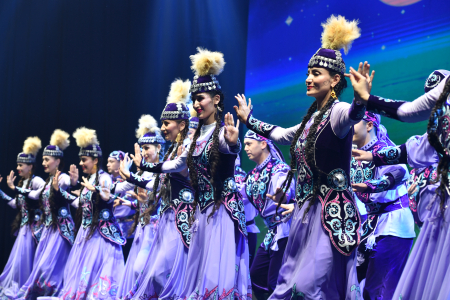 PENTAS SENI MUSLIM XINJIANG