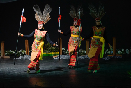 TARI BAWI KAMENTENG