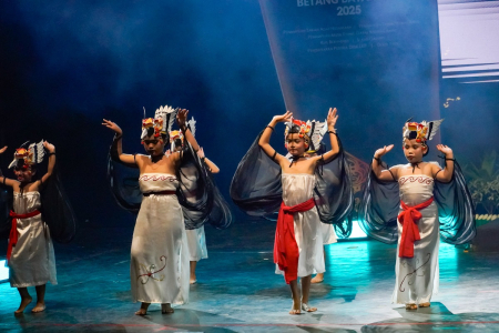 TARI BURUNG ENGGANG