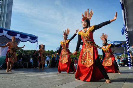 TARI MANDAU