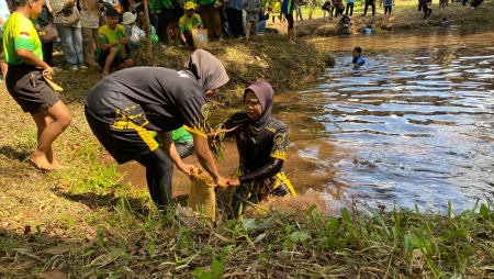 LOMBA MANGARUHI KATEGORI PUTRI