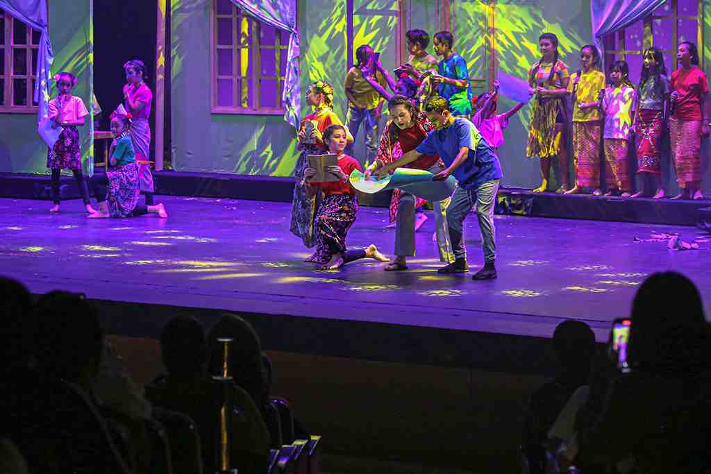 TEATER MUSIKAN ANAK