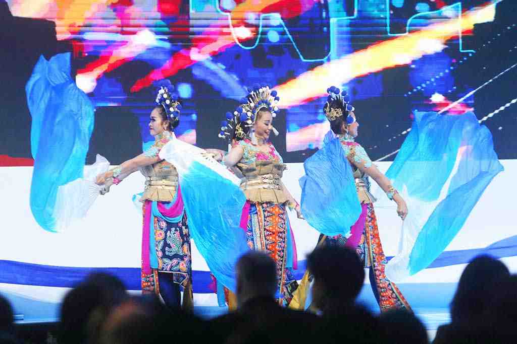 TARI MODERN BETAWI BUKA 10TH WWF KICK OFF MEETING