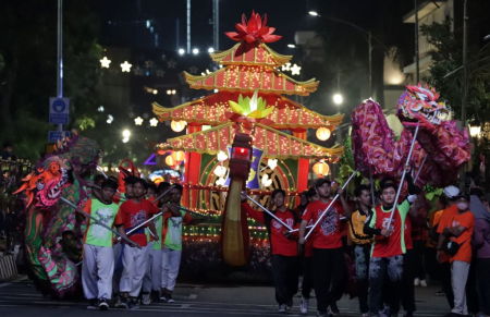 SURABAYA VAGANZA 2023 BUNGA,BUDAYA DAN CAHAYA