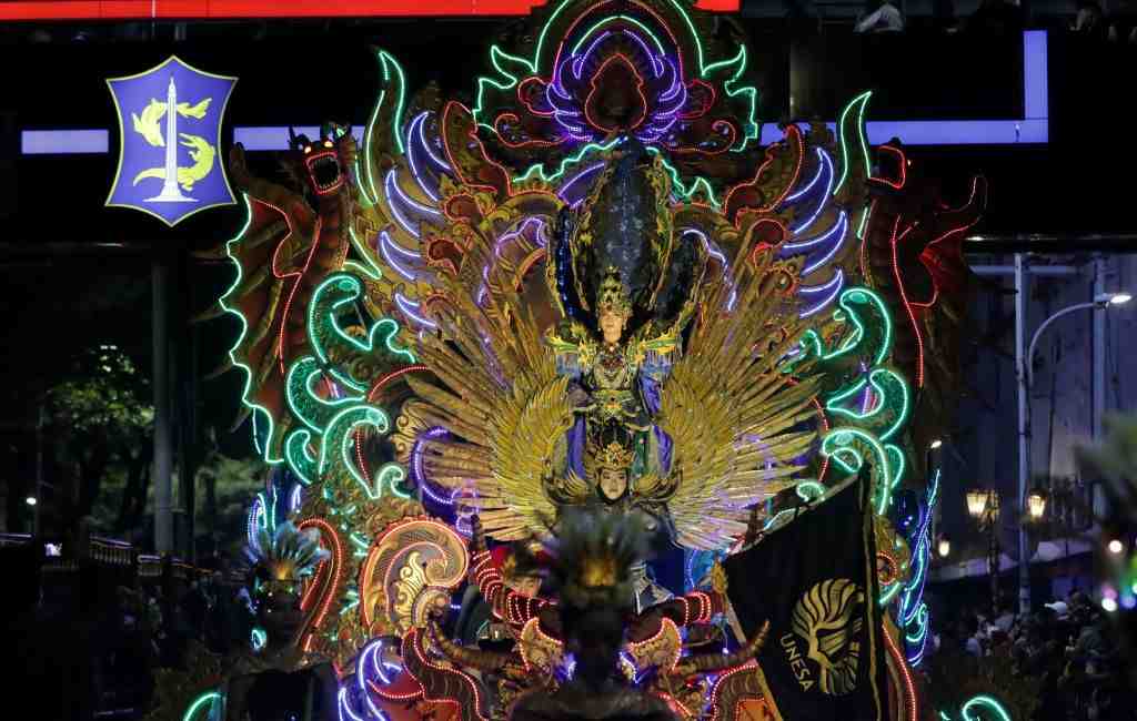 SURABAYA VAGANZA 2023 BUNGA, BUDAYA DAN CAHAYA