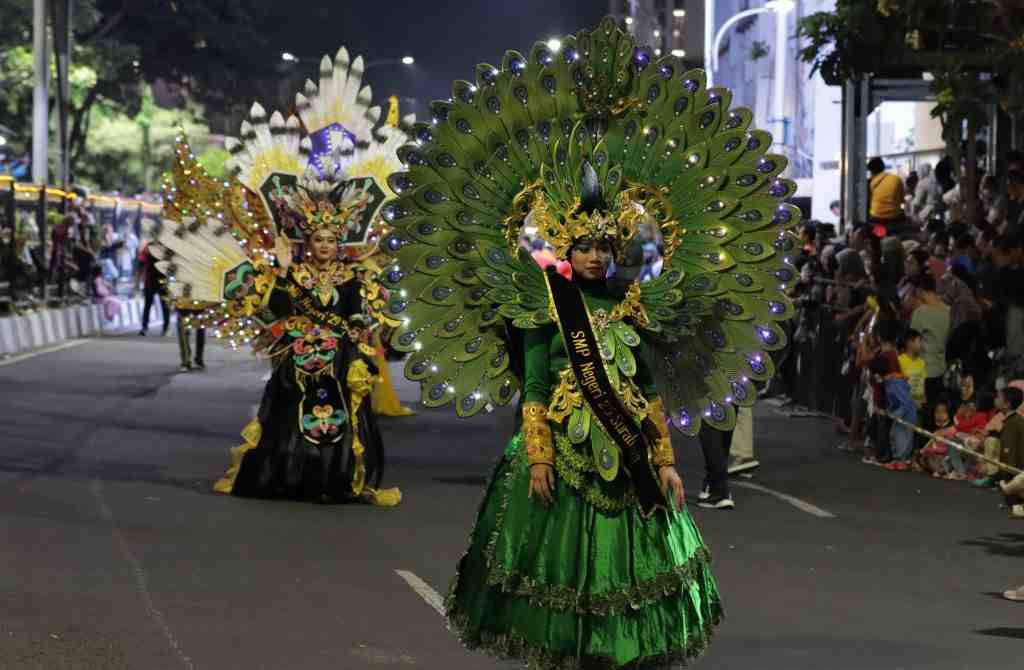 SURABAYA VAGANZA 2023 BUNGA, BUDAYA DAN CAHAYA