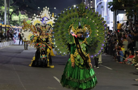 SURABAYA VAGANZA 2023 BUNGA, BUDAYA DAN CAHAYA