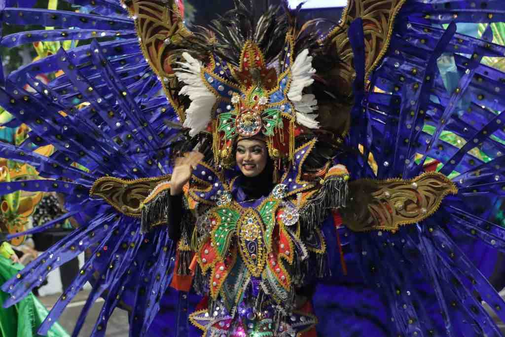 SURABAYA VAGANZA 2023 BUNGA, BUDAYA DAN CAHAYA