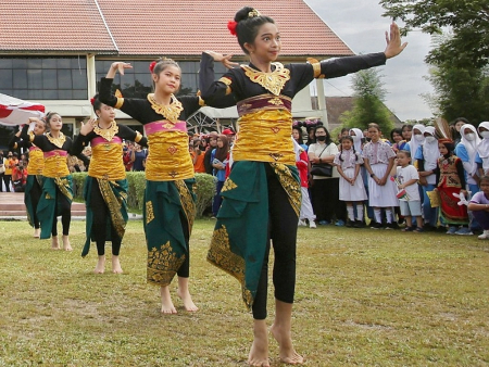 TARIAN KREASI MODERN