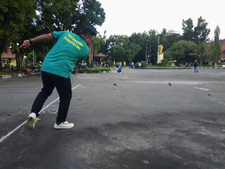 MELEMPAR GASING 