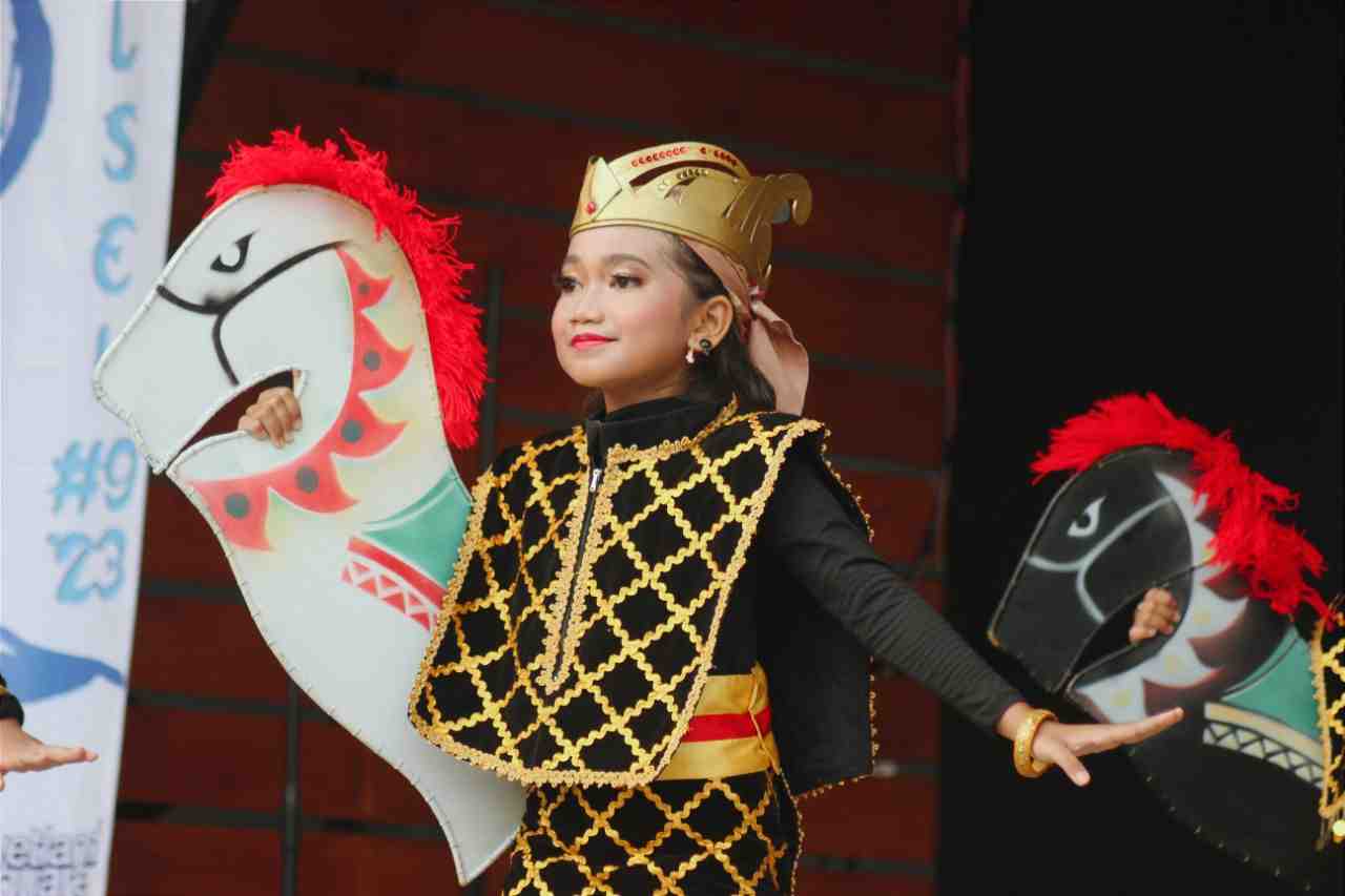 TARI KUDA GEPANG