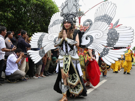 KOSTUM BURUNG TINGANG 