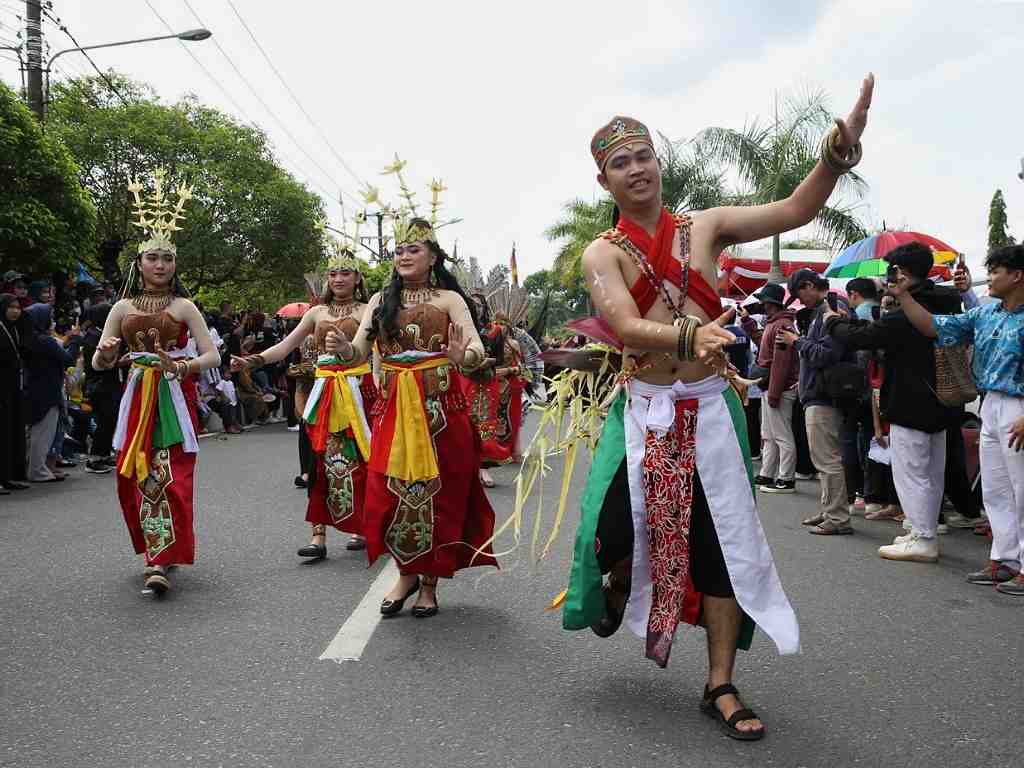 TARI WADIAN DADAS dan BAWO 